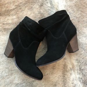 Chinese Laundry Black heeled Suede ankle Bootie